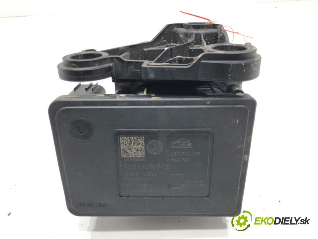 SKODA SUPERB III (3V3) 2015 - 2022    2.0 TDI 147 kW [200 KM] olej napędowy 2020 - 2022  Pumpa ABS 5Q0614517GD (Pumpy ABS)