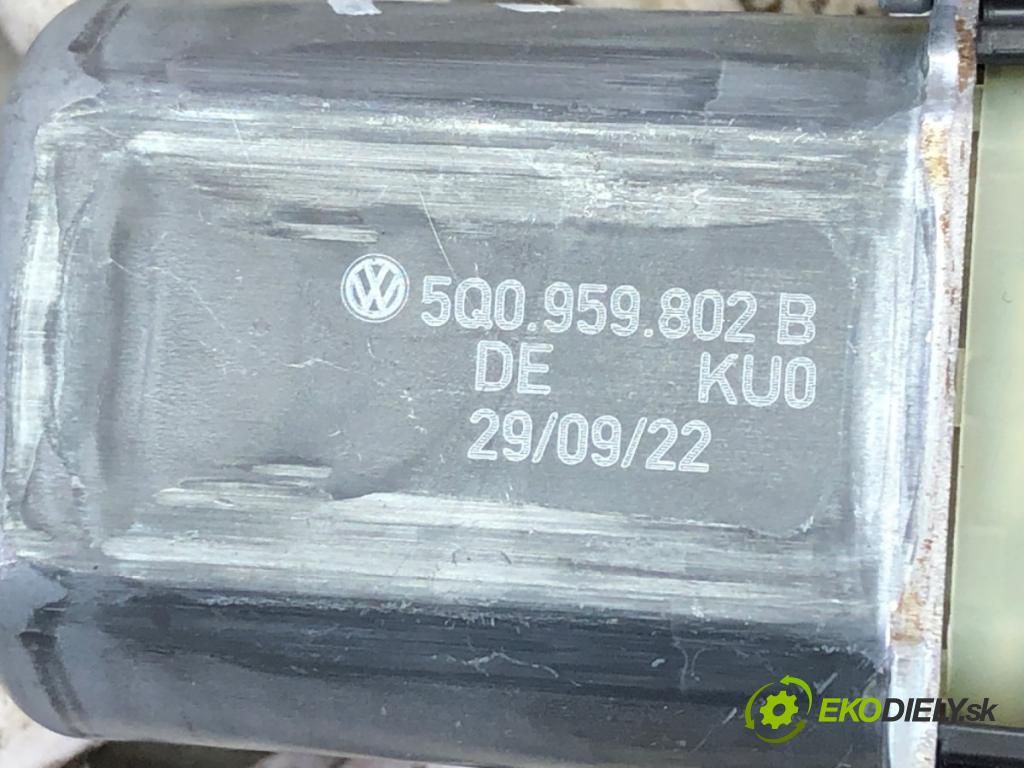 SKODA SUPERB III (3V3) 2015 - 2022    2.0 TDI 147 kW [200 KM] olej napędowy 2020 - 2022  mechanismus okna pravý přední část 3V0837462A