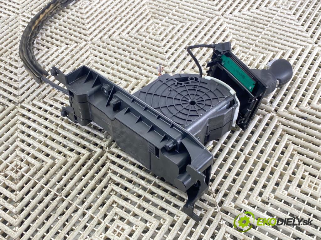 SKODA SUPERB III (3V3) 2015 - 2022    2.0 TDI 147 kW [200 KM] olej napędowy 2020 - 2022  Kulisa 3Q1713023AH (Rýchlostné páky / kulisy)