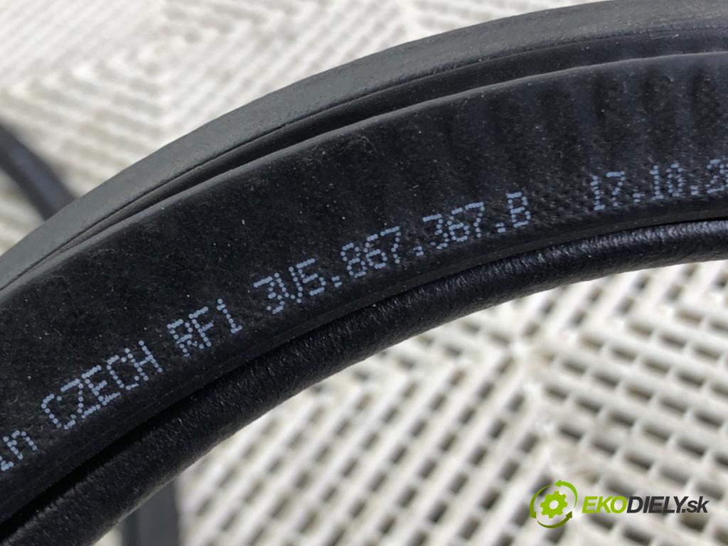 SKODA SUPERB III (3V3) 2015 - 2022    2.0 TDI 147 kW [200 KM] olej napędowy 2020 - 2022  těsnění dveře zadní část levá strana 3V5867367B (Ostatní)