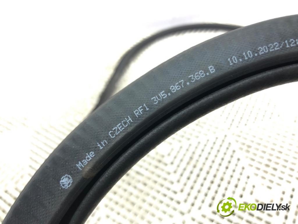 SKODA SUPERB III (3V3) 2015 - 2022    2.0 TDI 147 kW [200 KM] olej napędowy 2020 - 2022  těsnění dveře zadní část pravá 3V5867368B (Ostatní)