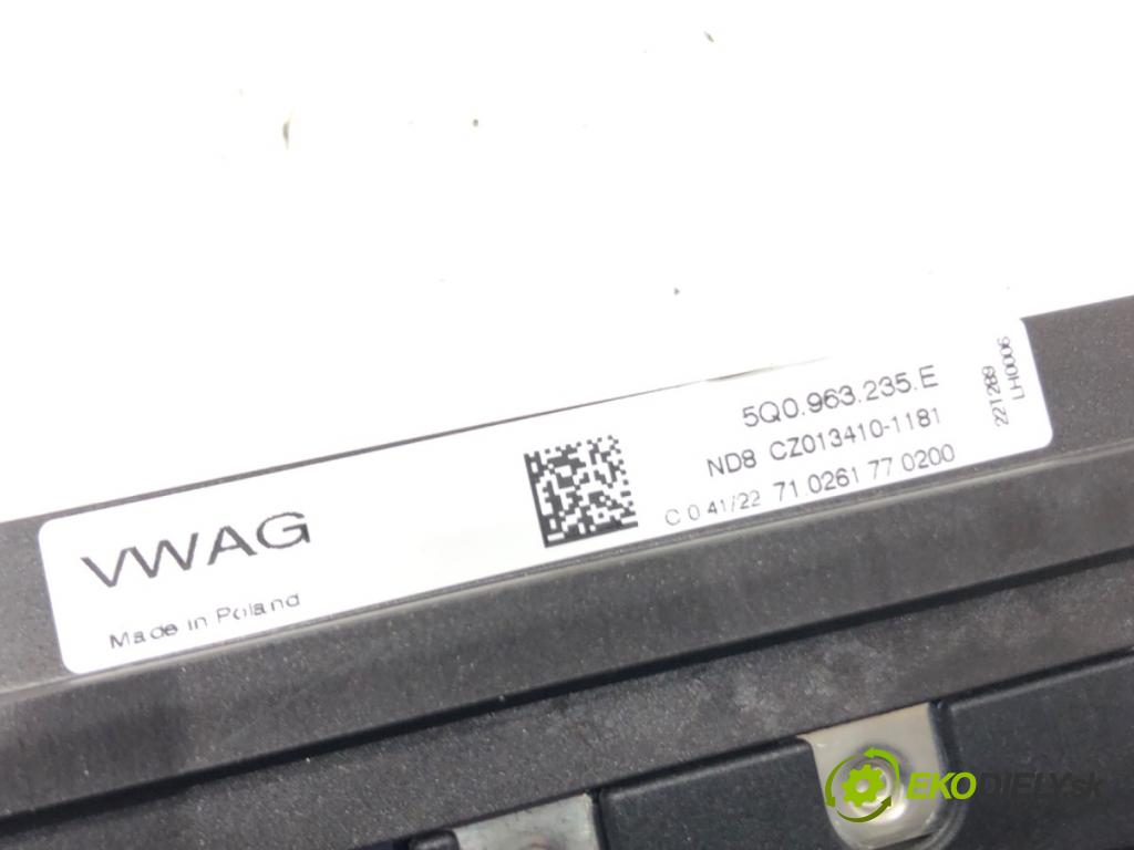 SKODA SUPERB III (3V3) 2015 - 2022    2.0 TDI 147 kW [200 KM] olej napędowy 2020 - 2022  topné těleso radiátor topení elektrická 5Q0963235E (Radiátory topení)