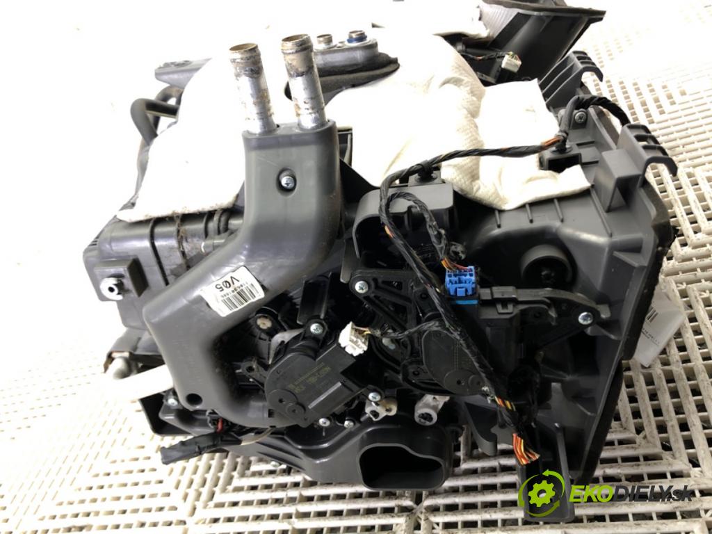 HYUNDAI i40 I Kombi Van (VF) 2011 - 2022    1.7 CRDI 85 kW [116 KM] olej napędowy 2015 - 2022  topné těleso radiátor topení komplet KOMBAJN  (Radiátory topení)