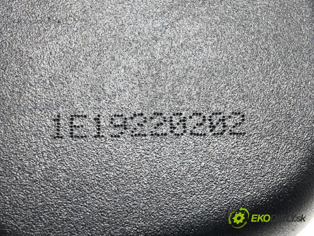 HYUNDAI i40 I Kombi Van (VF) 2011 - 2022    1.7 CRDI 85 kW [116 KM] olej napędowy 2015 - 2022  zpětné zrcátko vnitřní  (Světla vnitřní)