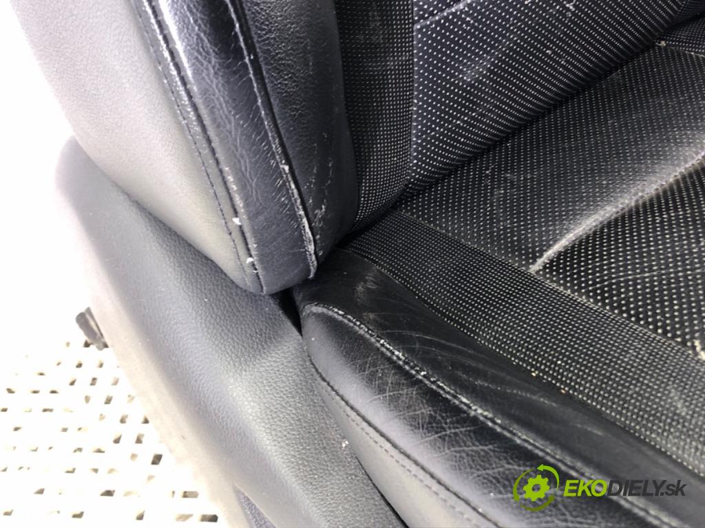 HYUNDAI i40 I Kombi Van (VF) 2011 - 2022    1.7 CRDI 85 kW [116 KM] olej napędowy 2015 - 2022  Sedadlo pravy predný