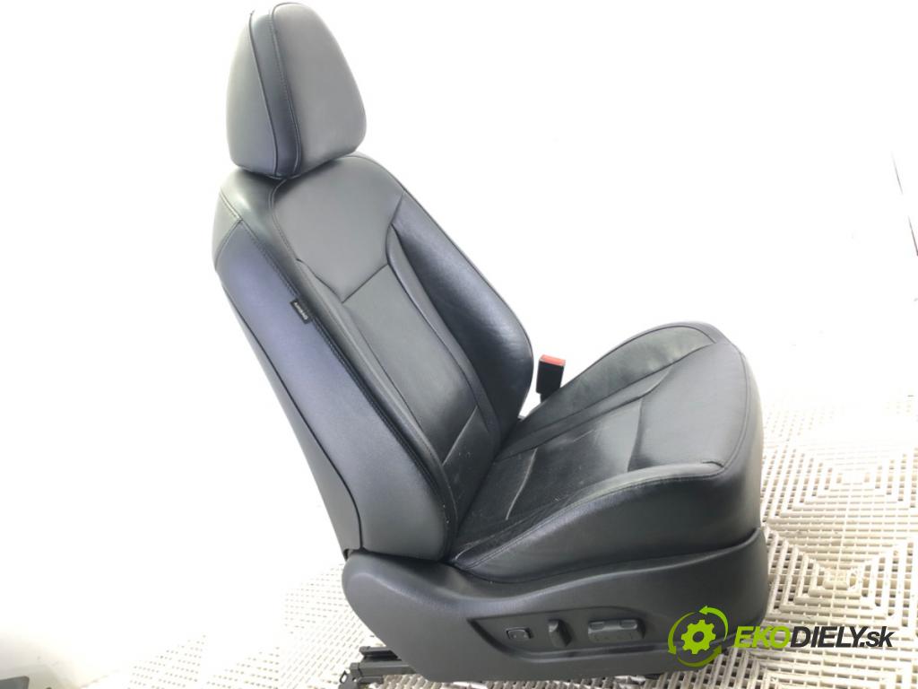 HYUNDAI i40 I Kombi Van (VF) 2011 - 2022    1.7 CRDI 85 kW [116 KM] olej napędowy 2015 - 2022  Sedadlo pravy predný