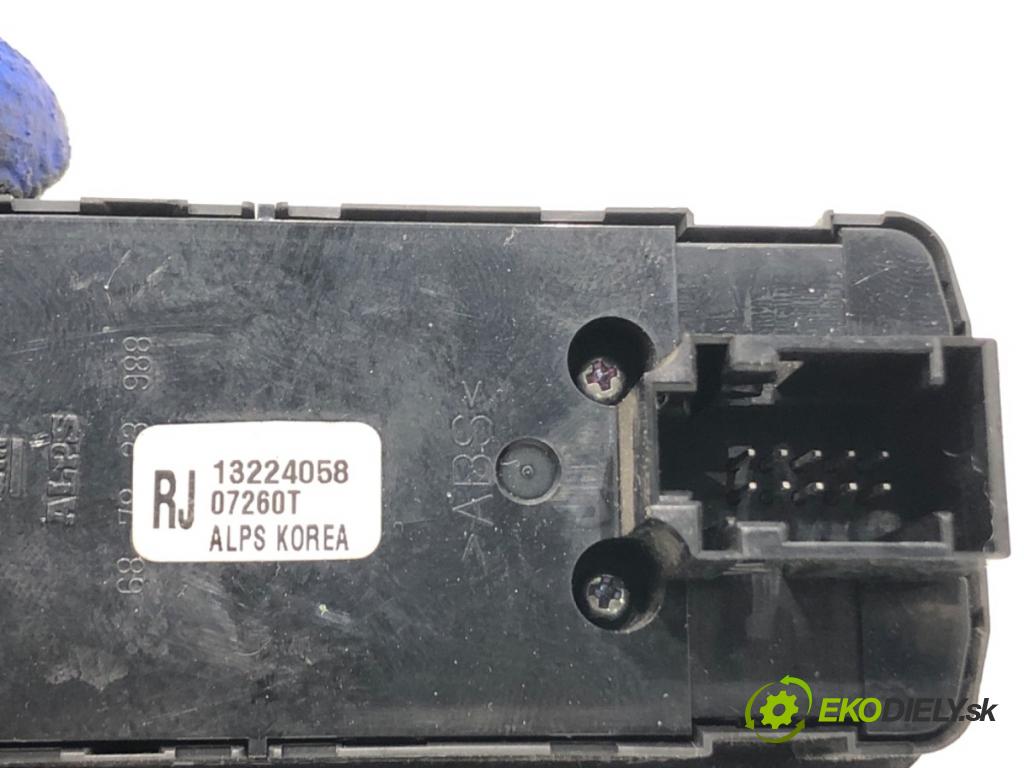 OPEL VECTRA C Kombi (Z02) 2003 - 2009    1.9 CDTI (F35) 88 kW [120 KM] olej napędowy 2004 - 2009  Prepínač okien 13224058 (Prepínače, spínače, tlačidlá a ovládače kúrenia)