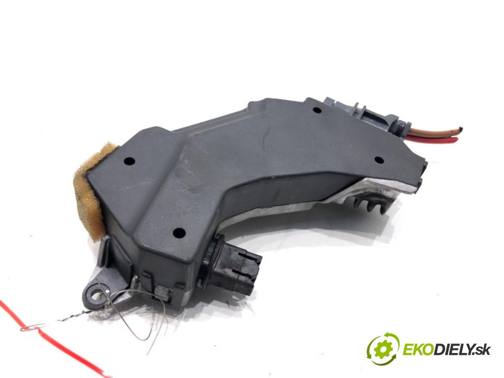 OPEL VECTRA C Kombi (Z02) 2003 - 2009    1.9 CDTI (F35) 88 kW [120 KM] olej napędowy 2004 - 2009  odpor rezistor topení vzduchu 8-73010147 (Odpory topení)