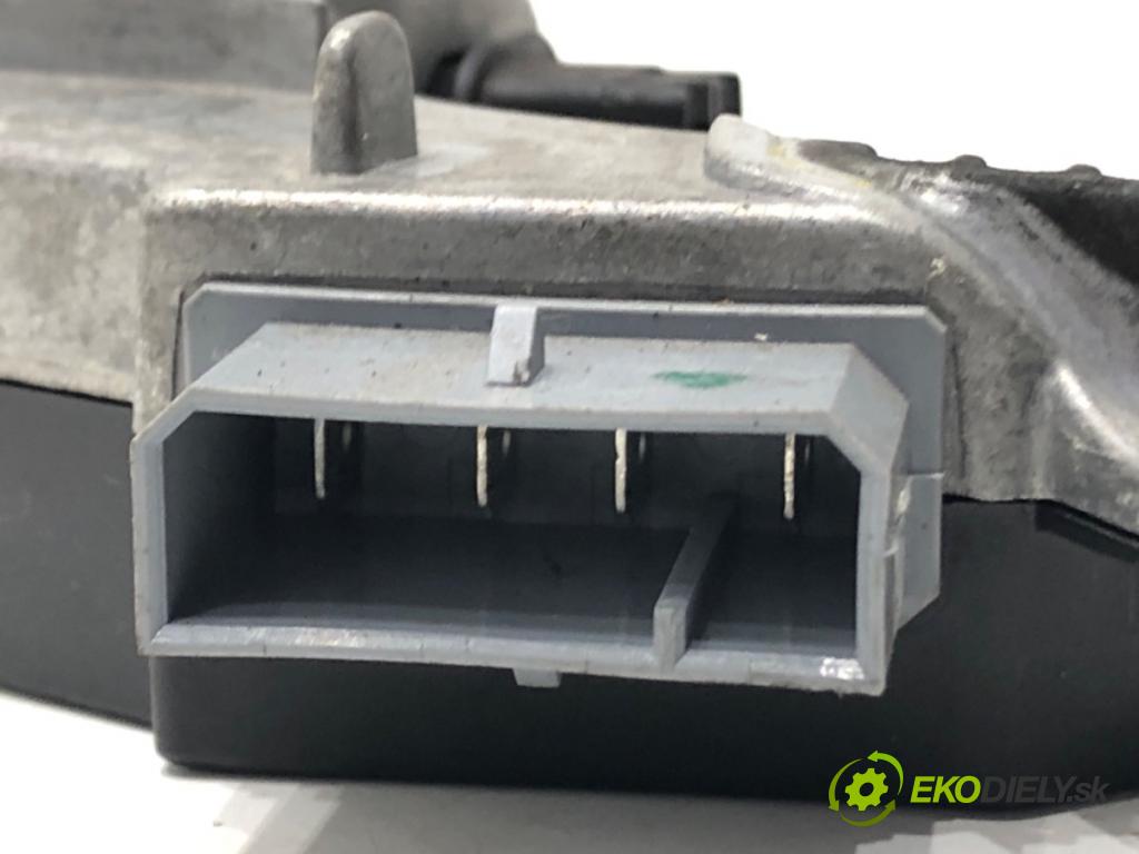 OPEL VECTRA C Kombi (Z02) 2003 - 2009    1.9 CDTI (F35) 88 kW [120 KM] olej napędowy 2004 - 2009  odpor rezistor topení vzduchu 8-73010147 (Odpory topení)