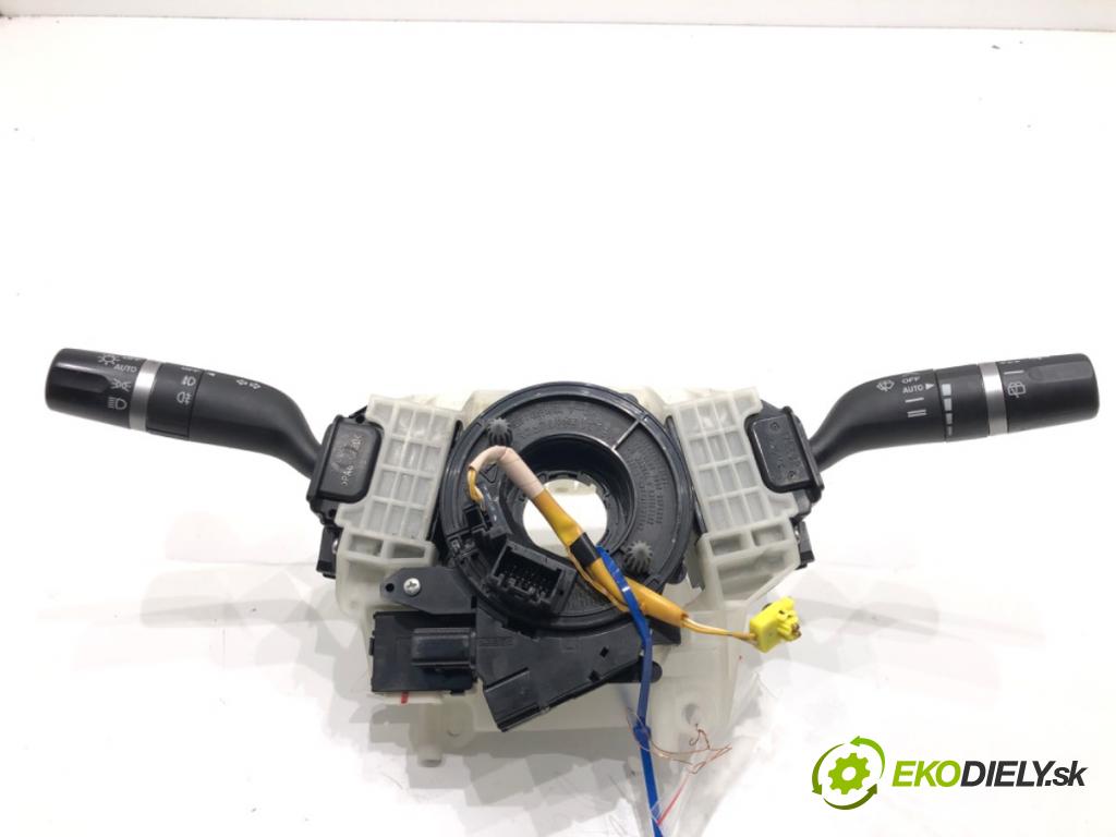 MAZDA 3 (BL) 2008 - 2014    1.6 MZR (BL14) 77 kW [105 KM] benzyna 2008 - 2014  Prepínač kombinovaný 17G517 (Prepínače, spínače, tlačidlá a ovládače kúrenia)