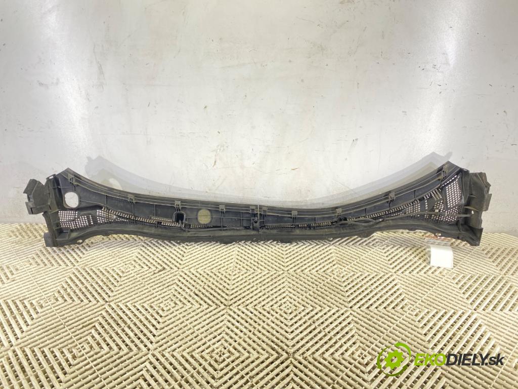 MAZDA 3 (BL) 2008 - 2014    1.6 MZR (BL14) 77 kW [105 KM] benzyna 2008 - 2014  Torpédo, plast pod čelné okno BBM4507S1 (Torpéda)