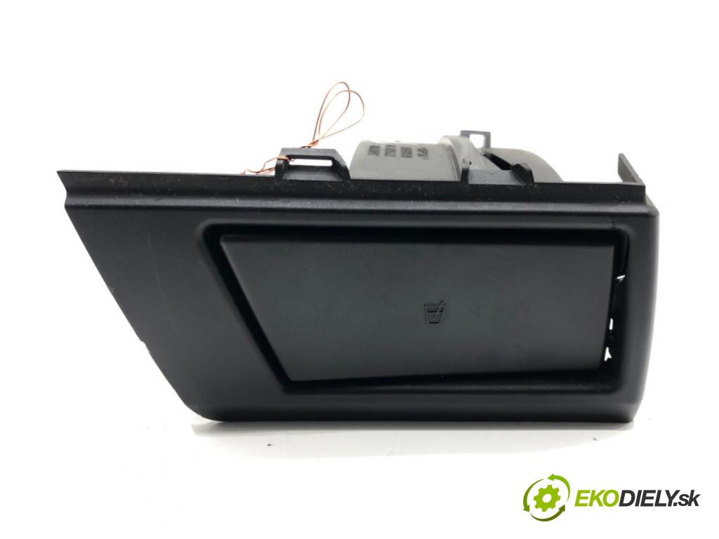 BMW X3 (E83) 2003 - 2011    2.0 d 110 kW [150 KM] olej napędowy 2004 - 2007  Držiak na nápoje 22167210 (Úchyty, držiaky na nápoje)