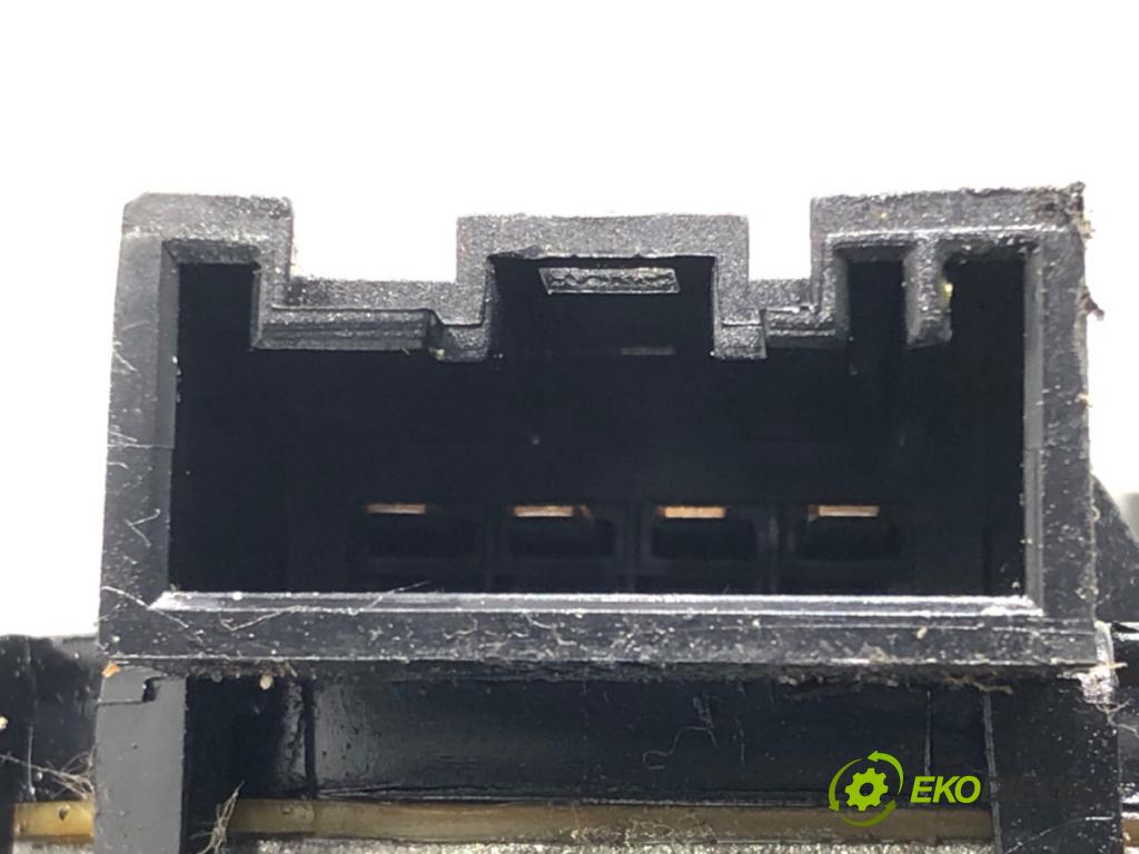 BMW X3 (E83) 2003 - 2011    2.0 d 110 kW [150 KM] olej napędowy 2004 - 2007  Mechanizmus stieračov predný 7051669 (Motorčeky stieračov predné)