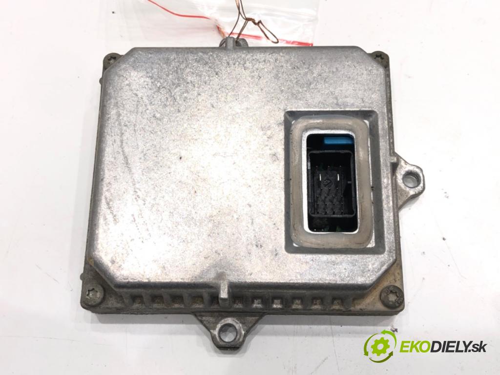 BMW X3 (E83) 2003 - 2011    2.0 d 110 kW [150 KM] olej napędowy 2004 - 2007  Menič XENON 1307329074 (Riadiace jednotky xenónu)