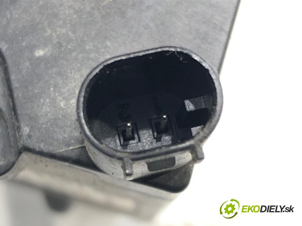 BMW X3 (E83) 2003 - 2011    2.0 d 110 kW [150 KM] olej napędowy 2004 - 2007  vody 6918806 (Ohřívání, ventilace)