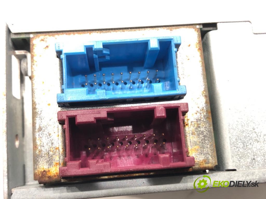 BMW X3 (E83) 2003 - 2011    2.0 d 110 kW [150 KM] olej napędowy 2004 - 2007  CZYTNIK navigace NRR200-03 (Ostatní)