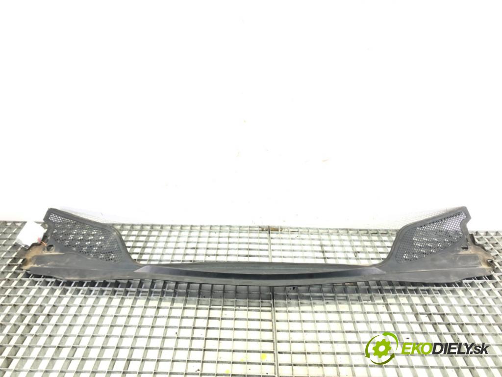 CITROEN C4 I (LC_) 2004 - 2014    1.6 HDi 80 kW [109 KM] olej napędowy 2004 - 2011  Torpédo, plast pod čelné okno 96467935XT (Torpéda)