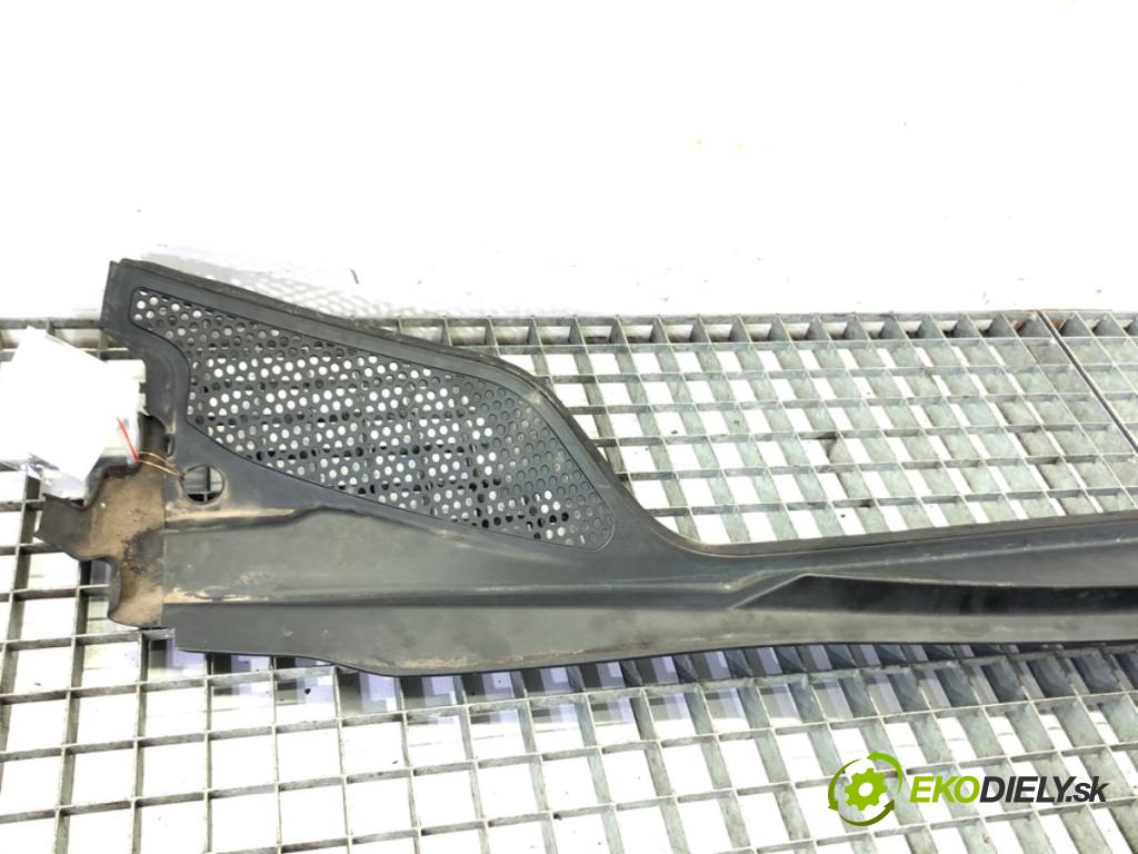 CITROEN C4 I (LC_) 2004 - 2014    1.6 HDi 80 kW [109 KM] olej napędowy 2004 - 2011  Torpédo, plast pod čelné okno 96467935XT (Torpéda)