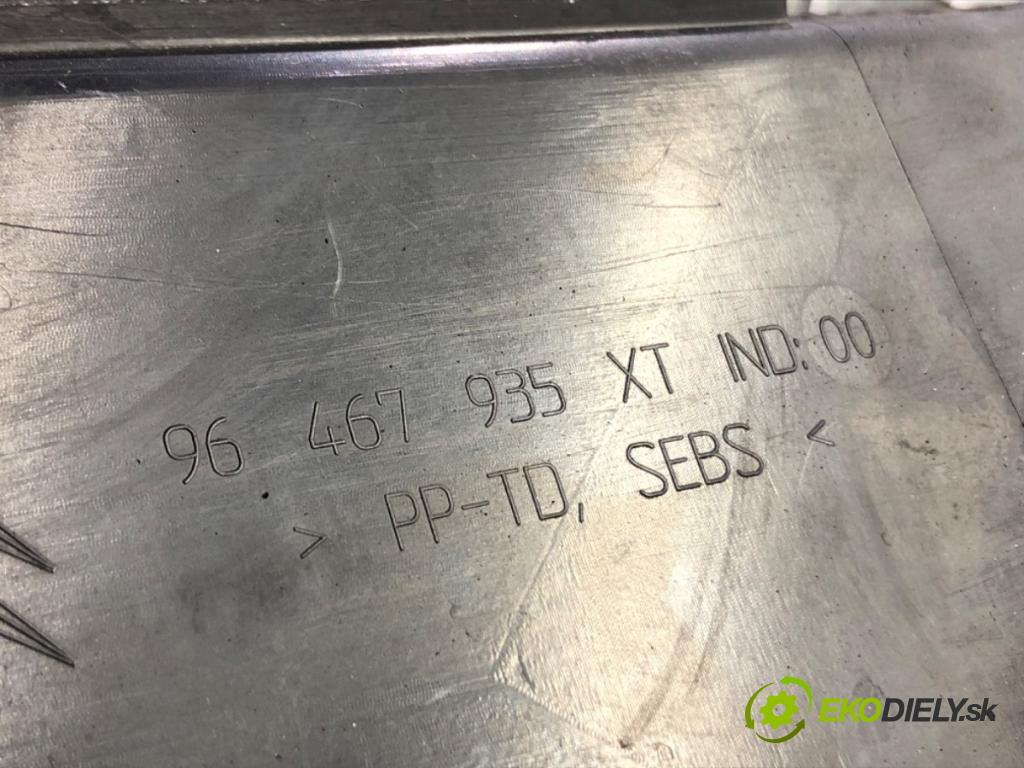 CITROEN C4 I (LC_) 2004 - 2014    1.6 HDi 80 kW [109 KM] olej napędowy 2004 - 2011  Torpédo, plast pod čelné okno 96467935XT (Torpéda)