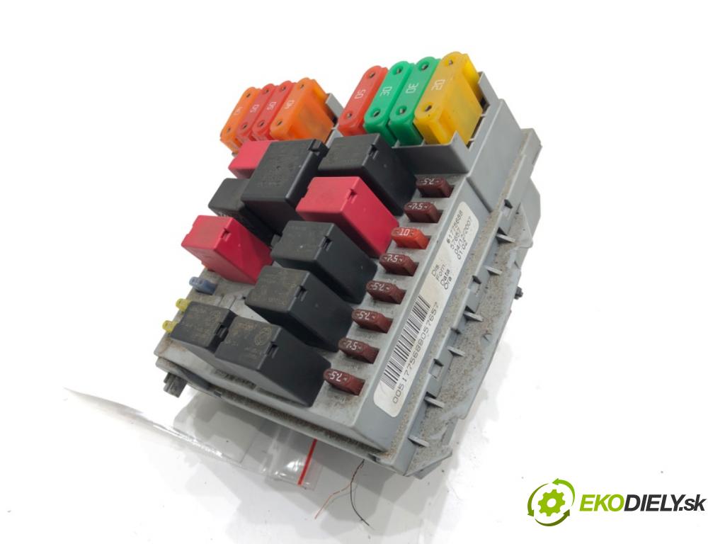 FIAT BRAVO II (198_) 2006 - 2022    1.9 D Multijet (198AXC1B) 110 kW [150 KM] olej napędowy 2007 - 2014  skříňka poistková 51775688 (Pojistkové skříňky)