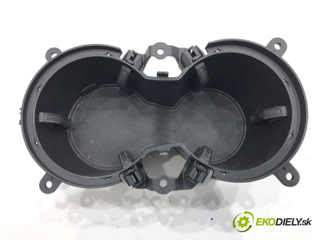 AUDI Q3 (8UB, 8UG) 2011 - 2018    2.0 TDI 130 kW [177 KM] olej napędowy 2011 - 2015  Držiak na nápoje 8U0862533 (Úchyty, držiaky na nápoje)