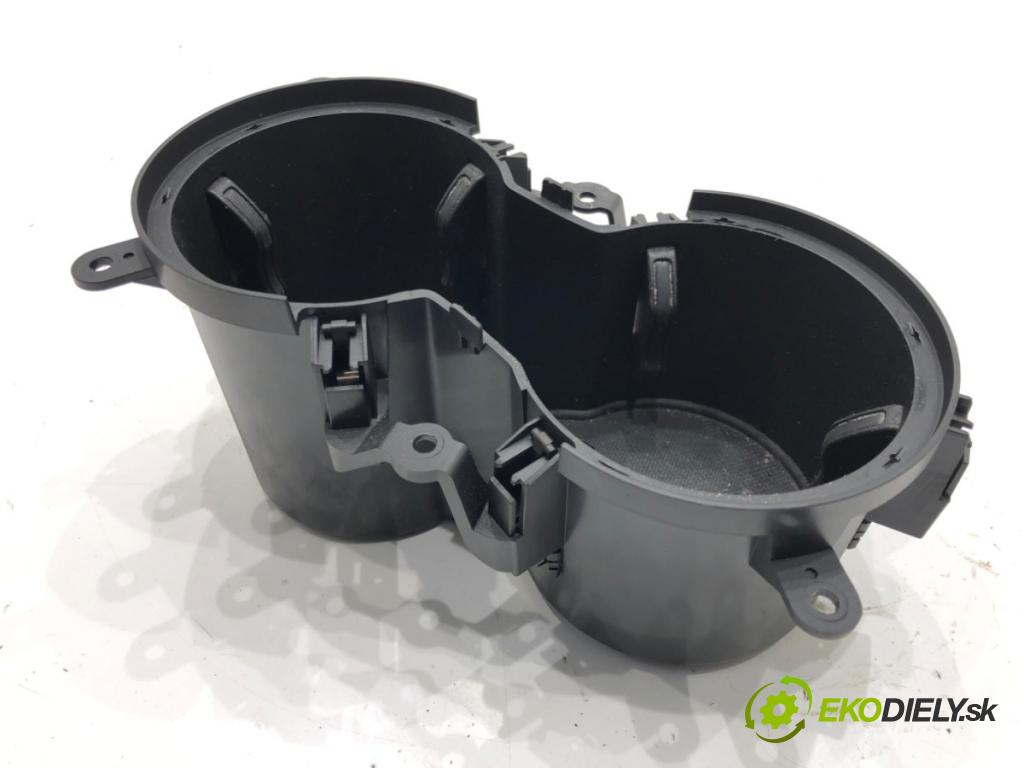 AUDI Q3 (8UB, 8UG) 2011 - 2018    2.0 TDI 130 kW [177 KM] olej napędowy 2011 - 2015  Držiak na nápoje 8U0862533 (Úchyty, držiaky na nápoje)