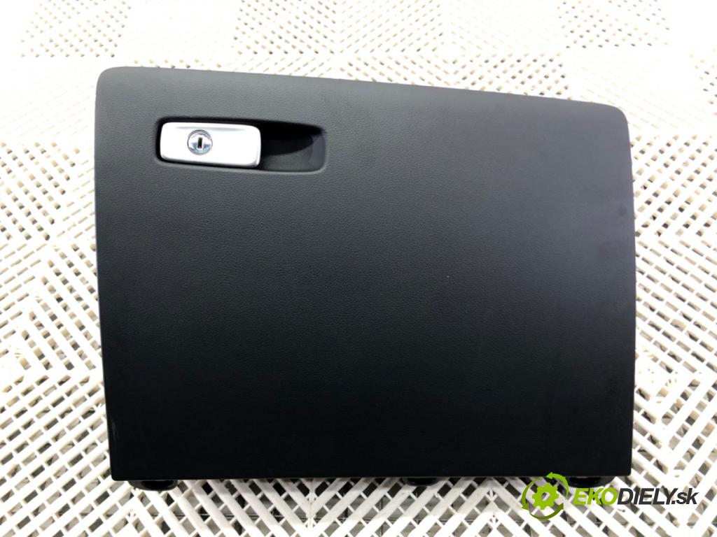 AUDI Q3 (8UB, 8UG) 2011 - 2018    2.0 TDI 130 kW [177 KM] olej napędowy 2011 - 2015  Priehradka, kastlík spolujazdca 8U1857035B (Priehradky, kastlíky)