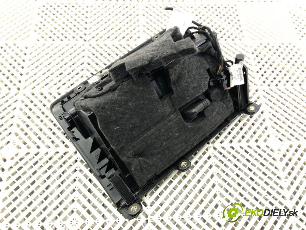 AUDI Q3 (8UB, 8UG) 2011 - 2018    2.0 TDI 130 kW [177 KM] olej napędowy 2011 - 2015  Priehradka, kastlík spolujazdca 8U1857035B (Priehradky, kastlíky)