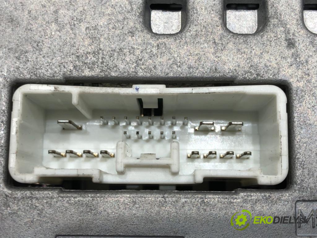 MAZDA 2 (DY) 2003 - 2007    1.4 CD 50 kW [68 KM] olej napędowy 2003 - 2007  RADIO 6M71-18K876-DA (Audio zariadenia)