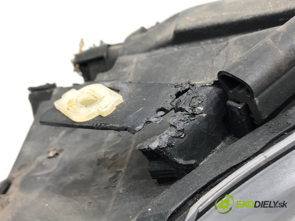 BMW E91 Kombi 2008 130 kW 320 d 1995 světlomet pravý přední část XENON