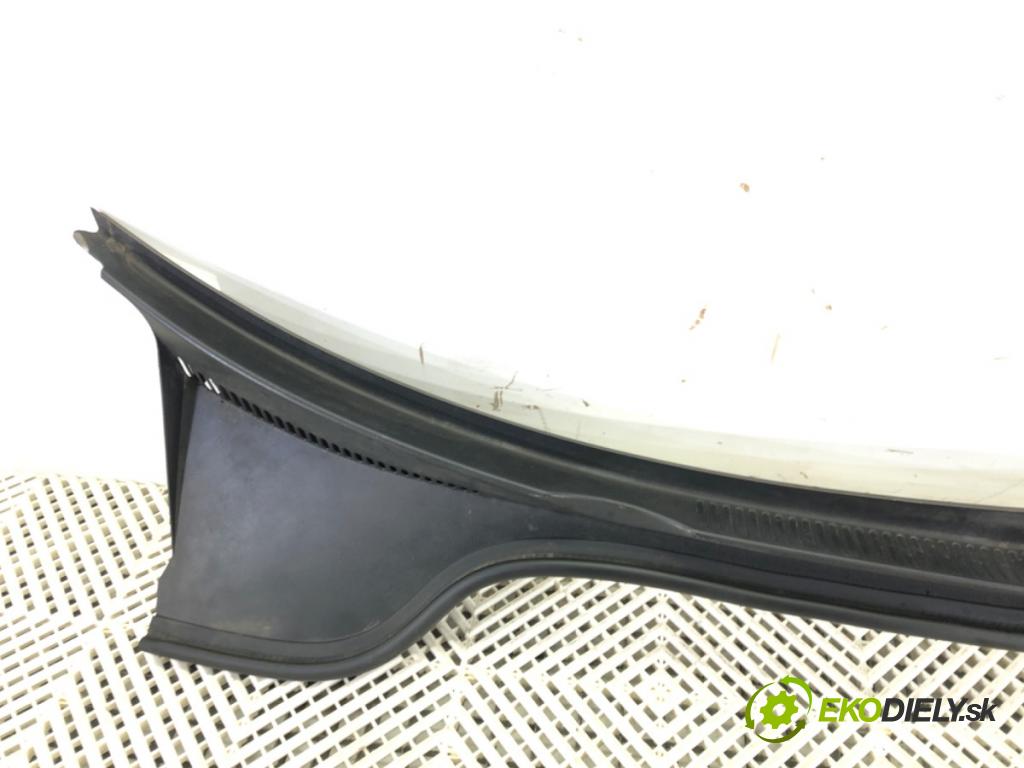 VW GOLF V (1K1) 2003 - 2010    1.9 TDI 66 kW [90 KM] olej napędowy 2004 - 2008  Torpédo, plast pod čelné okno 1K1819415A (Torpéda)