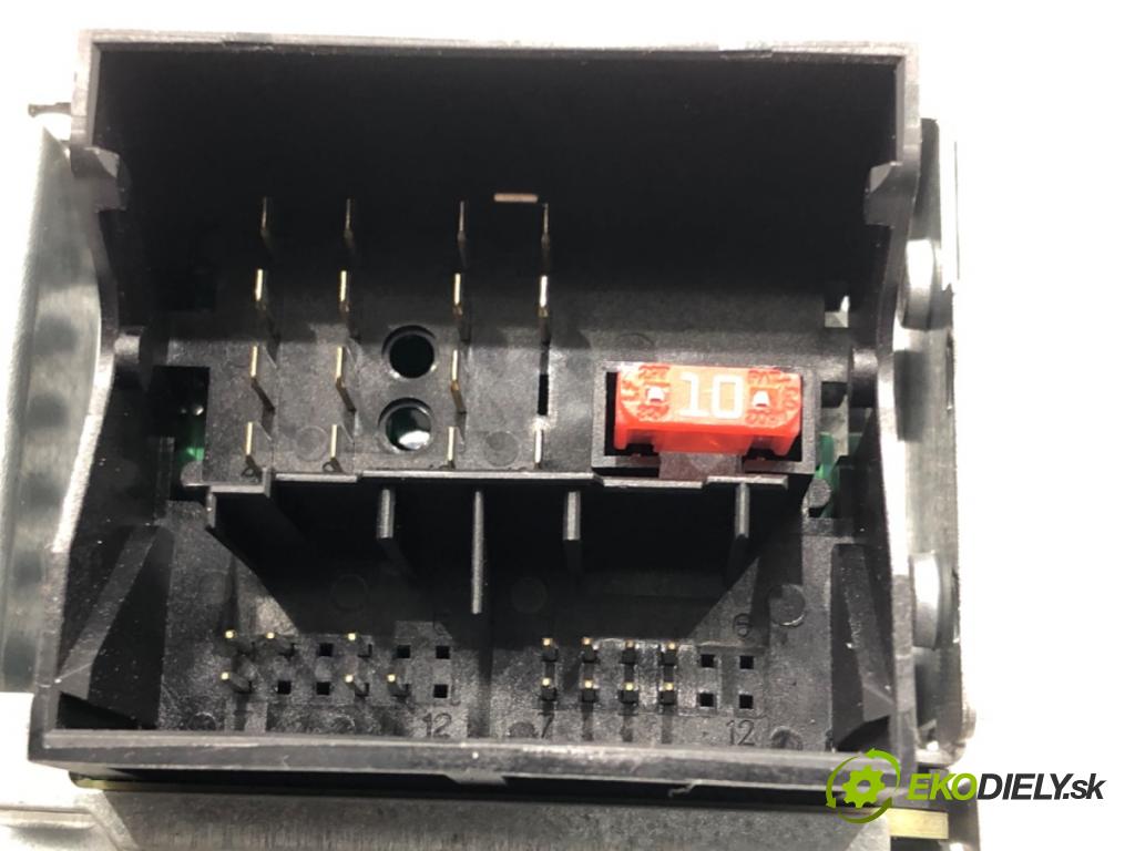 CITROEN C3 II (SC_) 2009 - 2022    1.4 54 kW [73 KM] benzyna 2009 - 2016  RADIO 96775574XT (Audio zariadenia)