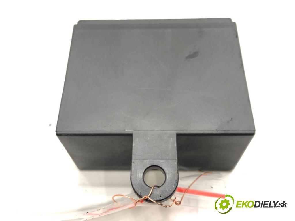 CITROEN C3 II (SC_) 2009 - 2022    1.4 54 kW [73 KM] benzyna 2009 - 2016  Modul ťažného oka 10R-047537 (Ostatné)