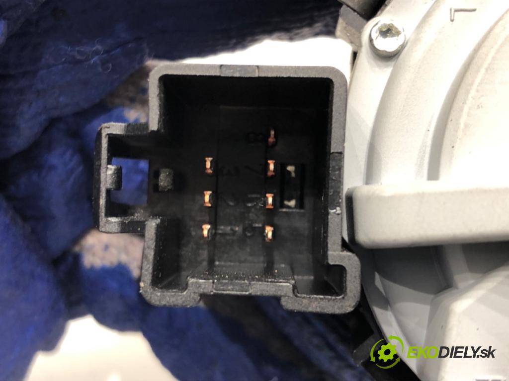 VOLVO V50 (545) 2003 - 2012    2.0 D 100 kW [136 KM] olej napędowy 2004 - 2010  spinačka 31252481 (Spínacie skrinky a kľúče)