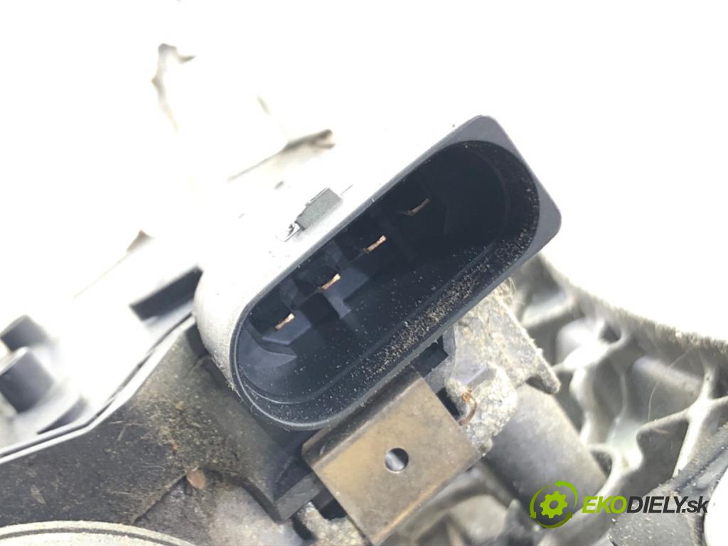 VOLVO V50 (545) 2003 - 2012    2.0 D 100 kW [136 KM] olej napędowy 2004 - 2010  Mechanizmus stieračov predný 30699344 (Motorčeky stieračov predné)