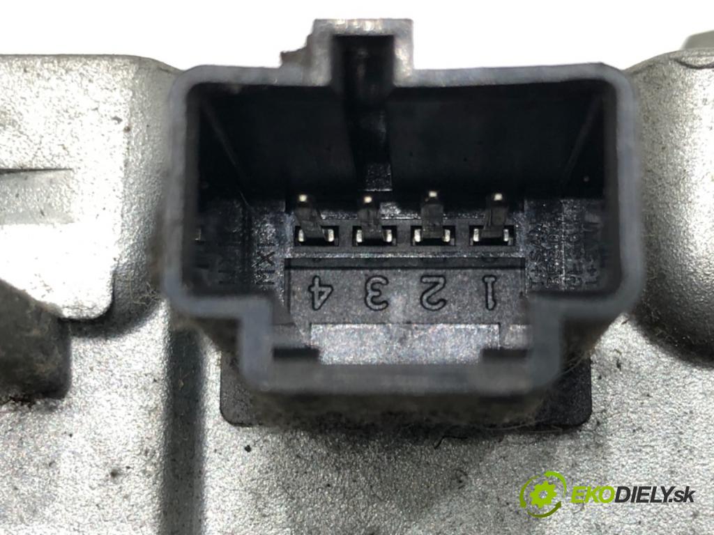 VOLVO V50 (545) 2003 - 2012    2.0 D 100 kW [136 KM] olej napędowy 2004 - 2010  blokáda volantu P30741403 (Ostatné)