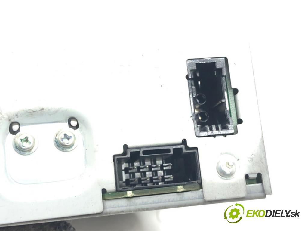 AUDI A6 C6 Avant (4F5) 2004 - 2011    3.0 TDI quattro 165 kW [225 KM] olej napędowy 2005 - 2006  měnič CD 4E0035111A (CD měniče)