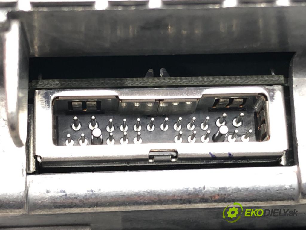 AUDI A6 C6 Avant (4F5) 2004 - 2011    3.0 TDI quattro 165 kW [225 KM] olej napędowy 2005 - 2006  Dislpej 4F0919603B (Prístrojové dosky, displeje)