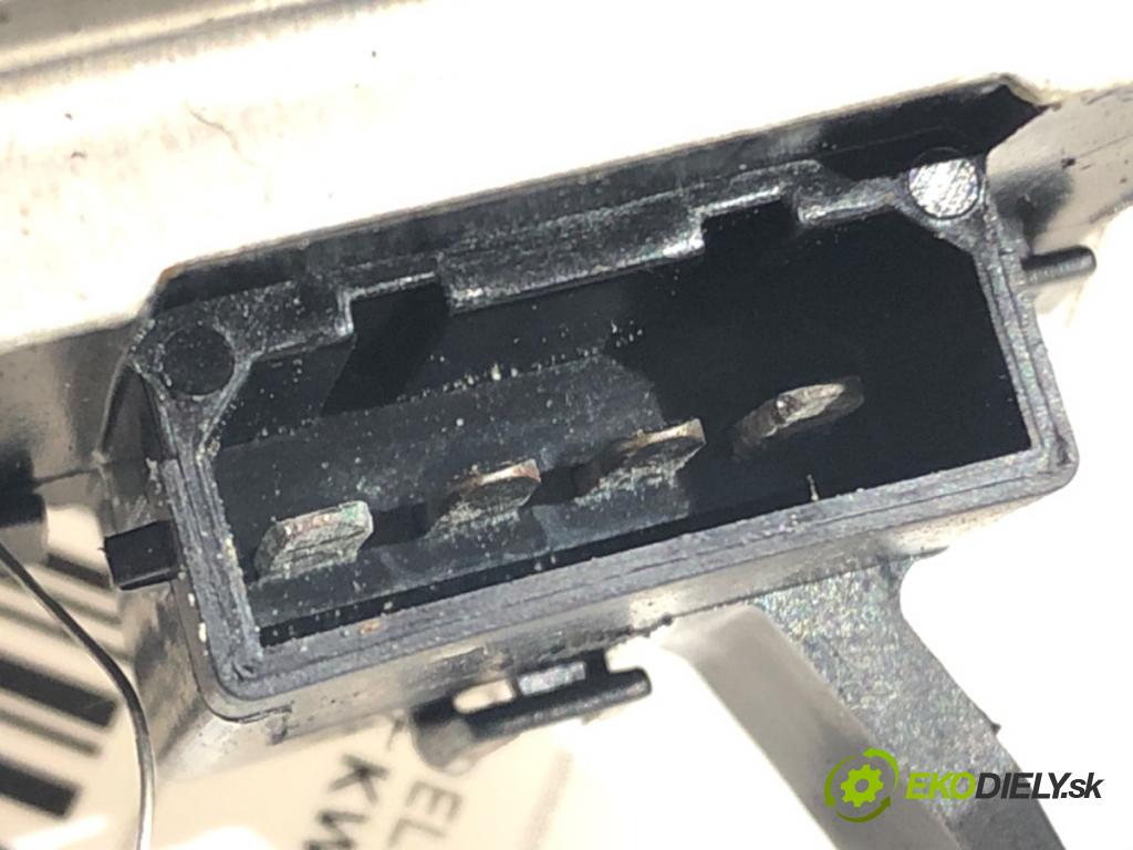 AUDI A6 C6 Avant (4F5) 2004 - 2011    3.0 TDI quattro 165 kW [225 KM] olej napędowy 2005 - 2006  motor stěračů zadní část 8E9955711E