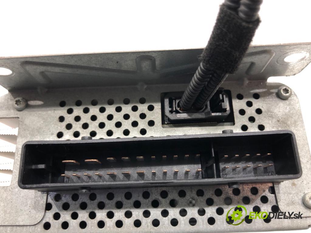 AUDI A6 C6 Avant (4F5) 2004 - 2011    3.0 TDI quattro 165 kW [225 KM] olej napędowy 2005 - 2006  RADIO 4F0035223 (Audio zariadenia)