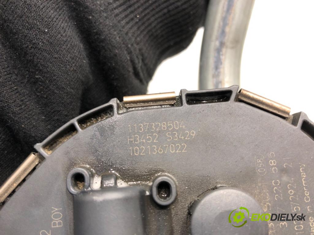 AUDI A6 C6 Avant (4F5) 2004 - 2011    3.0 TDI quattro 165 kW [225 KM] olej napędowy 2005 - 2006  Mechanizmus stieračov predný 4F1955119D (Motorčeky stieračov predné)