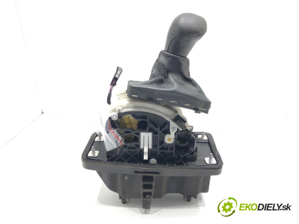 AUDI A6 C6 Avant (4F5) 2004 - 2011    3.0 TDI quattro 165 kW [225 KM] olej napędowy 2005 - 2006  Kulisa 4F1713041P (Rýchlostné páky / kulisy)