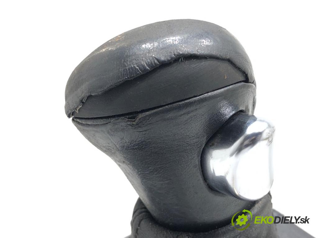 AUDI A6 C6 Avant (4F5) 2004 - 2011    3.0 TDI quattro 165 kW [225 KM] olej napędowy 2005 - 2006  Kulisa 4F1713041P (Rýchlostné páky / kulisy)