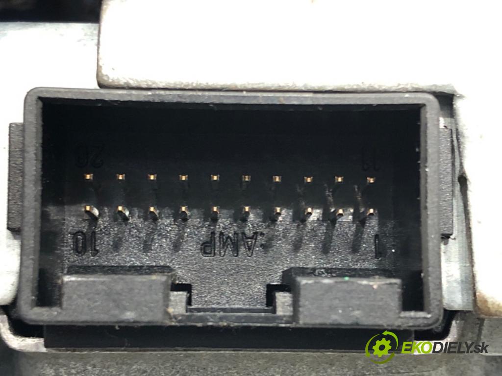 AUDI A6 C6 Avant (4F5) 2004 - 2011    3.0 TDI quattro 165 kW [225 KM] olej napędowy 2005 - 2006  blokáda volantu 4F0905852B (Ostatné)