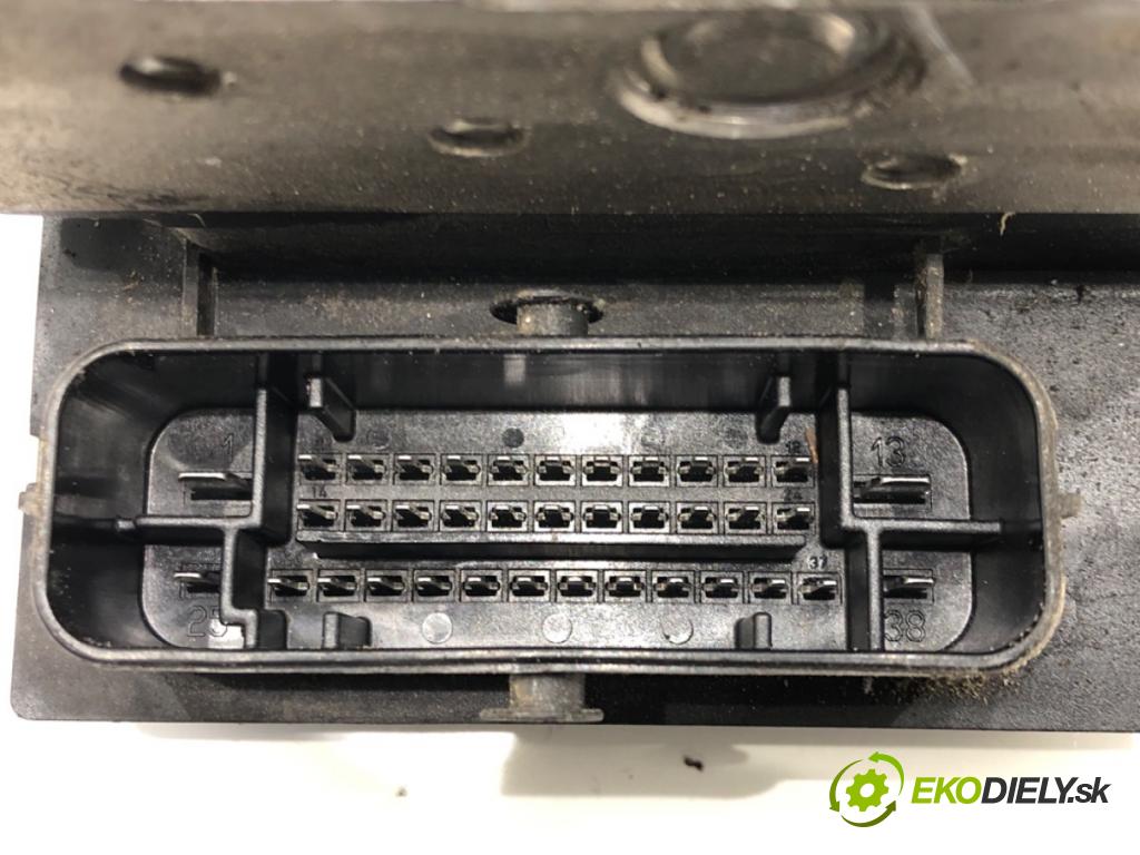 AUDI A6 C6 Avant (4F5) 2004 - 2011    3.0 TDI quattro 165 kW [225 KM] olej napędowy 2005 - 2006  Pumpa ABS 4F0910517L (Pumpy ABS)