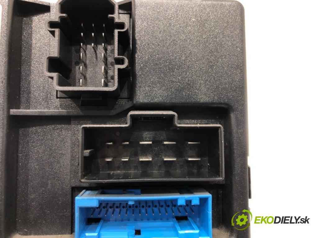 AUDI A6 C6 Avant (4F5) 2004 - 2011    3.0 TDI quattro 165 kW [225 KM] olej napędowy 2005 - 2006  Modul komfortu 4F0907289F (Moduly komfortu)