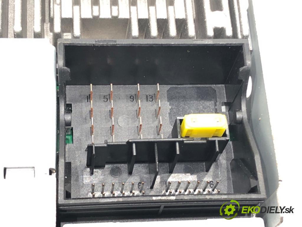 VW SCIROCCO III (137, 138) 2008 - 2017    2.0 TDI 125 kW [170 KM] olej napędowy 2009 - 2017  RADIO 1T0035680B (Audio zariadenia)