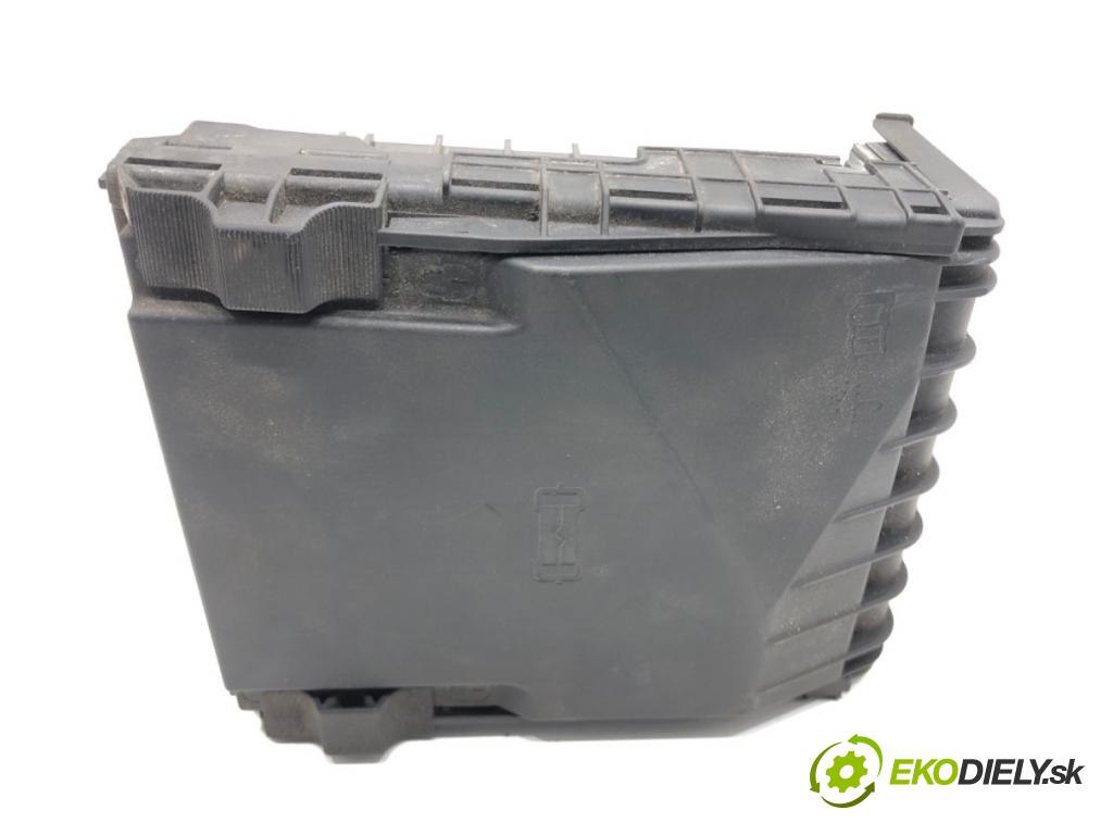 VW SCIROCCO III (137, 138) 2008 - 2017    2.0 TDI 125 kW [170 KM] olej napędowy 2009 - 2017  skříňka poistková 1K0937125D (Pojistkové skříňky)