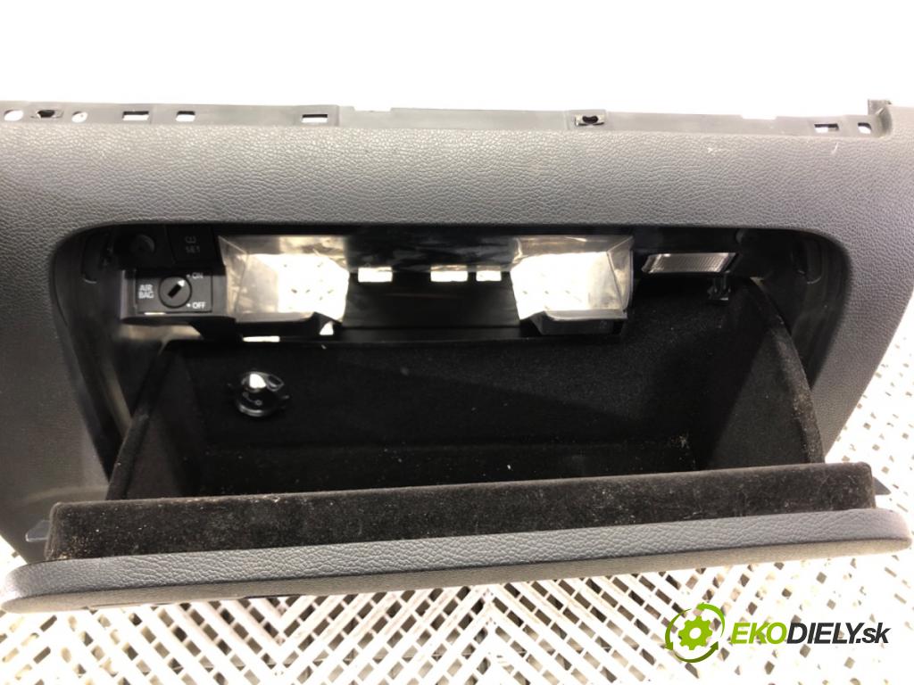 VW SCIROCCO III (137, 138) 2008 - 2017    2.0 TDI 125 kW [170 KM] olej napędowy 2009 - 2017  Priehradka, kastlík spolujazdca  (Priehradky, kastlíky)