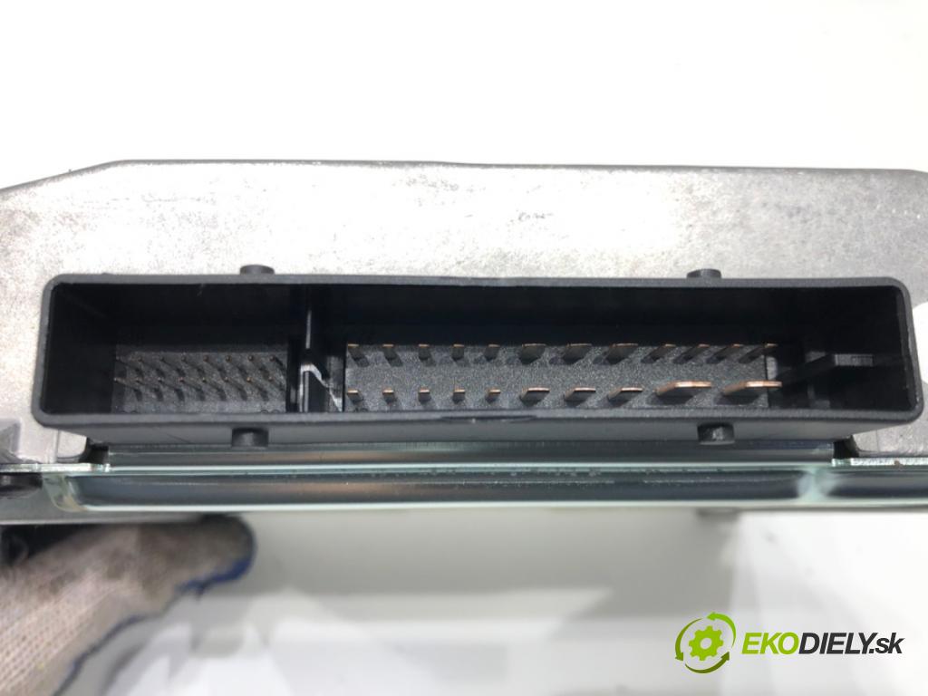 VW SCIROCCO III (137, 138) 2008 - 2017    2.0 TDI 125 kW [170 KM] olej napędowy 2009 - 2017  Zosilňovač 5K0035456 (Zosilňovače)